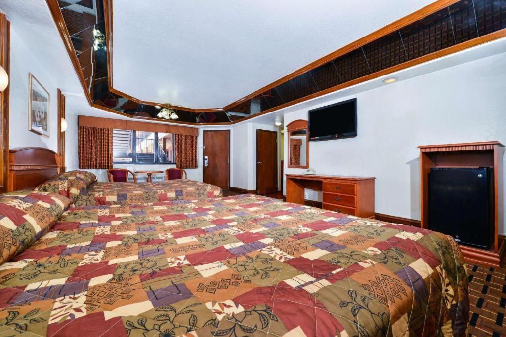 Americas Best Value Inn & Suites Los Angeles Downtown Sw Экстерьер фото